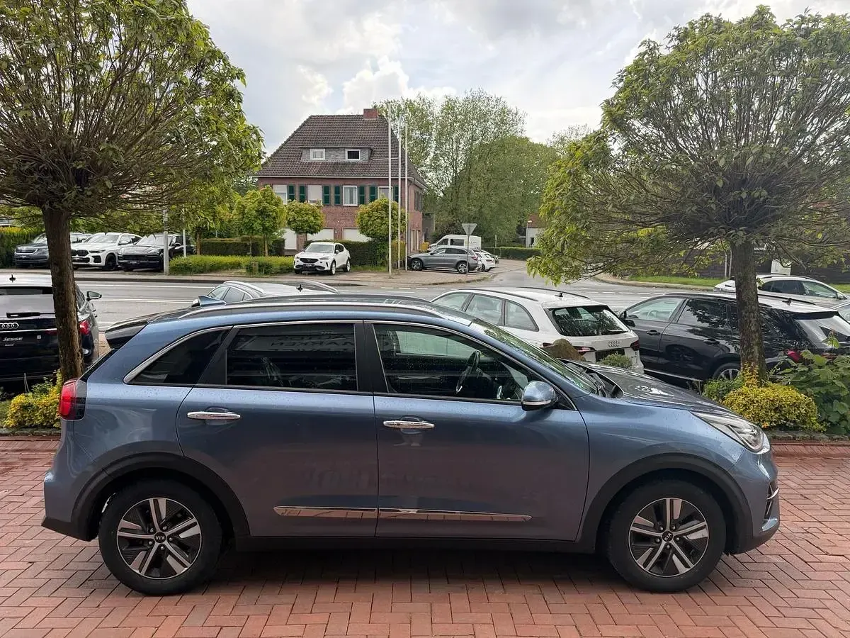 Gebraucht Kia Niro Spirit 141 PS (103 kW) 2020 Blau metallic SUV