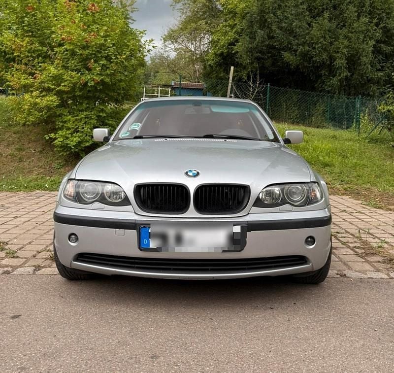 Silber Gebraucht 2003 BMW 325 Limousine | 2.800 € (Superpreis) - Bild 1/4