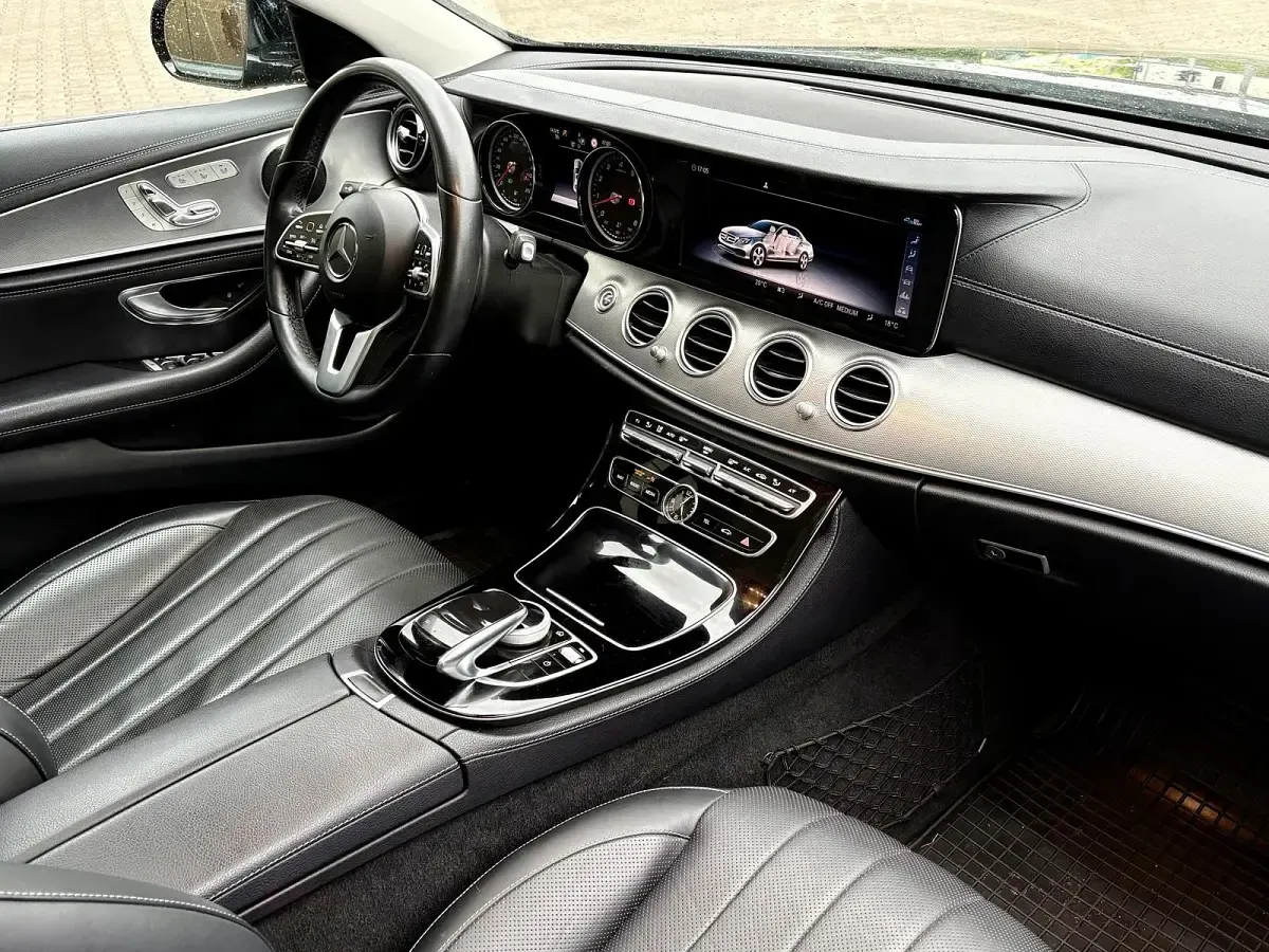 Gebraucht Mercedes E450 367 PS (269 kW) 2018 Schwarz Limousine