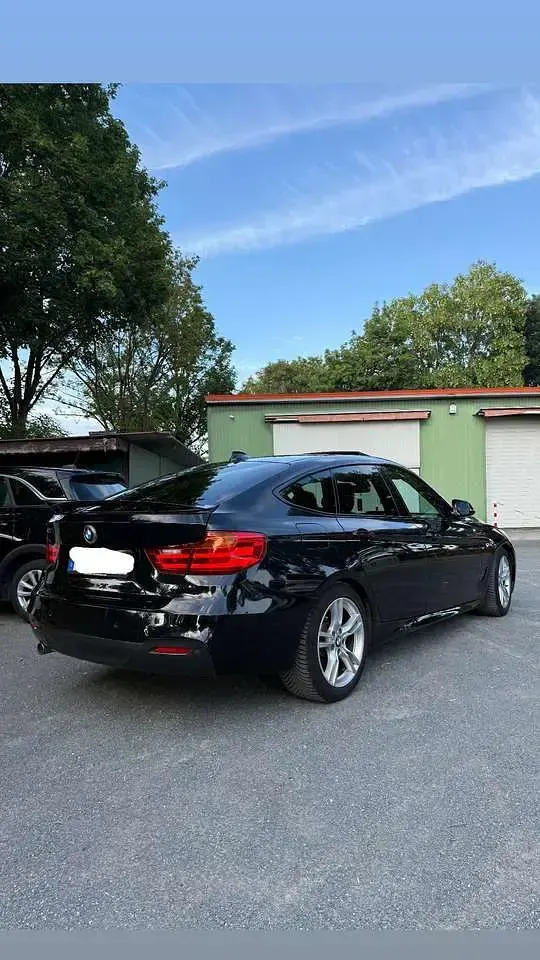 Gebraucht BMW 318 143 PS (105 kW) 2014 Schwarz Kleinwagen