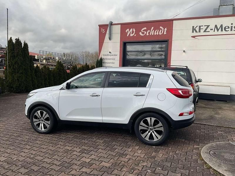 Weiß Gebraucht 2010 Kia Sportage Spirit SUV | 6.990 € (Fairer Preis) - Bild 1/4