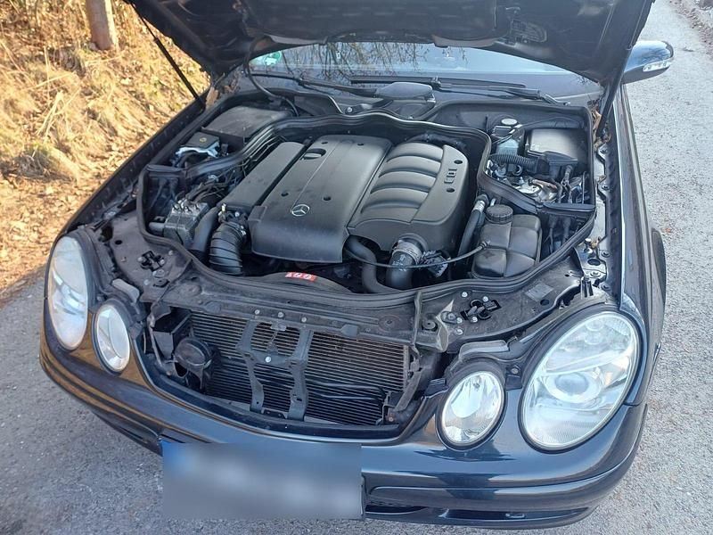 Gebraucht Mercedes E220 150 PS (110 kW) 2004 Blau Kombi