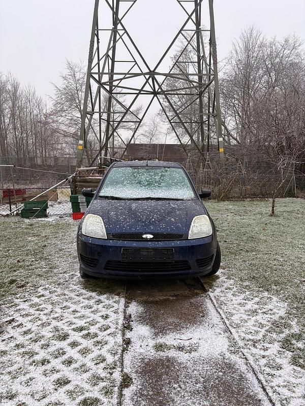 Blau Gebraucht 2005 Ford Fiesta Kleinwagen | 500 € (Guter Preis) - Bild 1/4