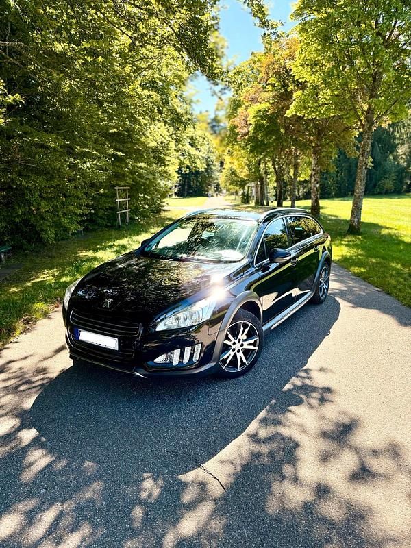 Schwarz Gebraucht 2012 Peugeot 508 RXH Kombi | 12.700 € - Bild 1/4