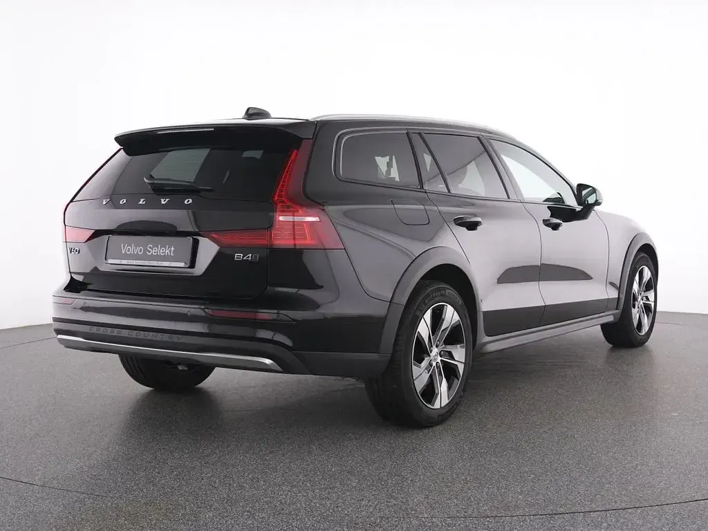 Occasion Volvo V60 CC Plus 197 ch (144 kW) 2023 Noir Break