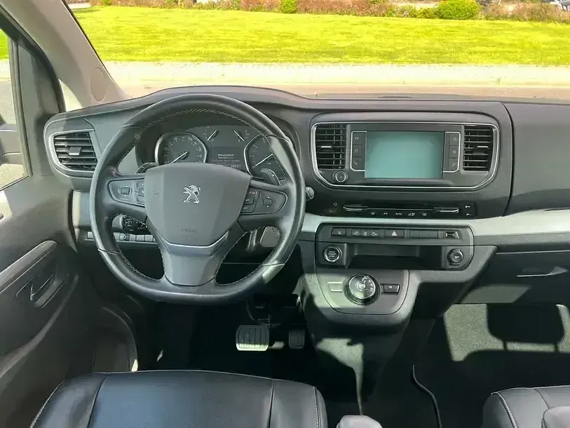 Gebraucht Peugeot Traveller Allure 177 PS (130 kW) 2022 Lackierung platiniumgrau/typ au Van / Kleinbus
