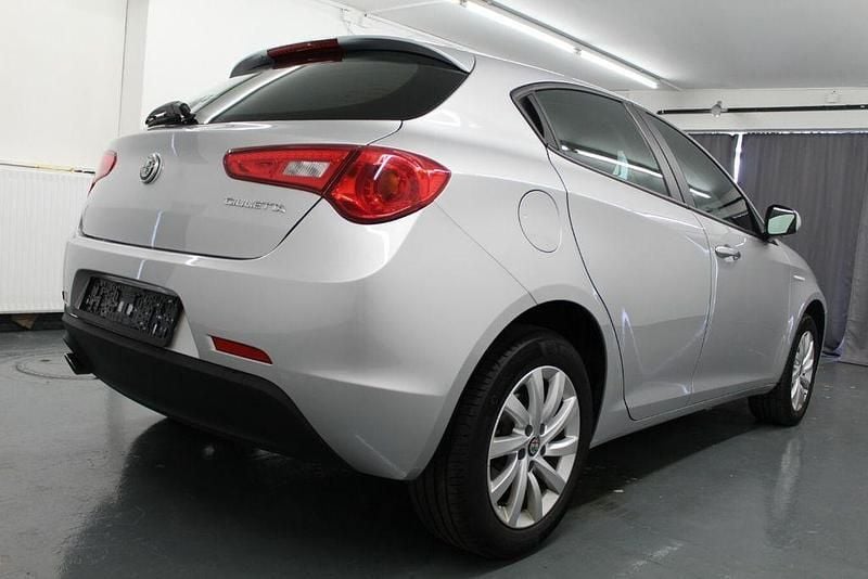 Alfa silber Gebraucht 2021 Alfa Romeo Giulietta Kleinwagen | 18.499 € (Fairer Preis) - Bild 1/4