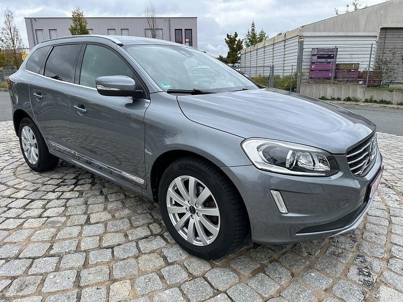 Grau Gebraucht 2016 Volvo XC60 Summum SUV | 15.600 € (Superpreis) - Bild 1/4