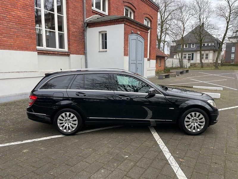 Gebraucht Mercedes C220 Avantgarde 170 PS (125 kW) 2011 Schwarz Limousine