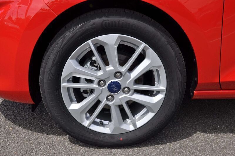 Gebraucht Ford Fiesta Titanium 101 PS (74 kW) 2023 Rot Kleinwagen