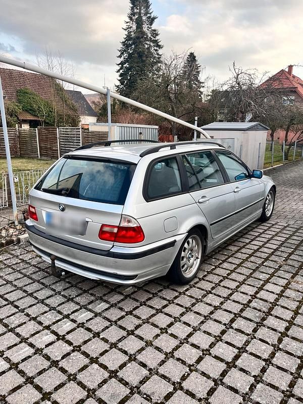 Gebraucht BMW 320 150 PS (110 kW) 2005 Silber Kombi