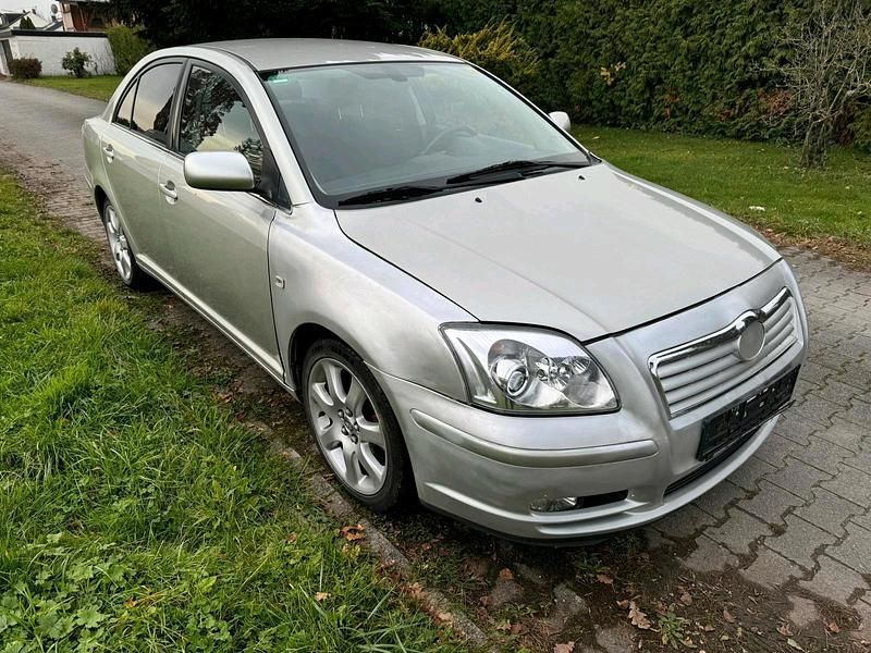 Silber Gebraucht 2004 Toyota Avensis Limousine | 1.990 € (Superpreis) - Bild 1/4