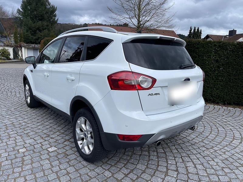 Gebraucht Ford Kuga 140 PS (102 kW) 2012 Weiß SUV