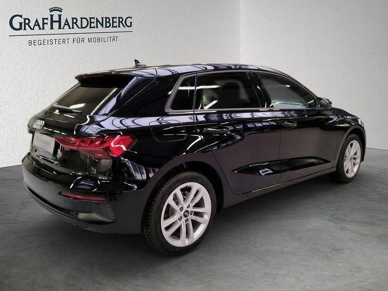 Gebraucht Audi A3 Ambiente 110 PS (80 kW) 2024 Brillantschwarz Limousine