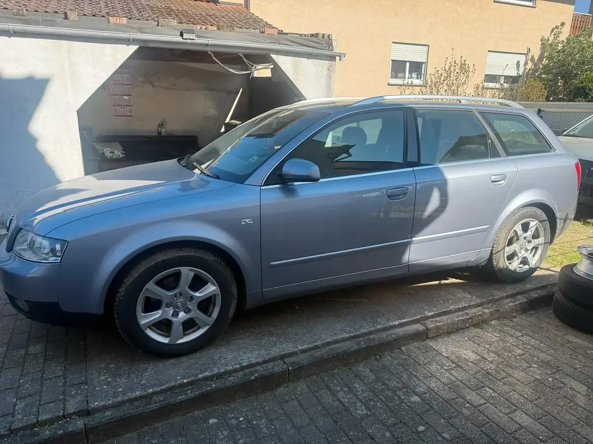 Second-hand Audi A4 131 CP (96 kW) 2004 Albastru Break
