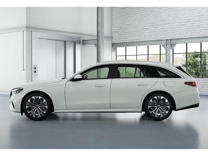 Gebraucht Mercedes E300 Avantgarde 204 PS (150 kW) 2024 Unilack polarweiß Kombi