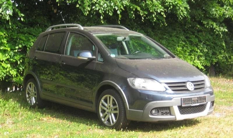 Anthratzitmett. Gebraucht 2009 VW Golf Plus Cross Van / Kleinbus | 3.400 € (Guter Preis) - Bild 1/4
