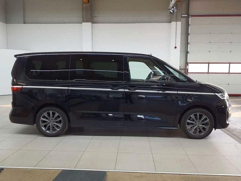 Second-hand VW Multivan Style 218 CP (160 kW) 2023 Negru Monovolum