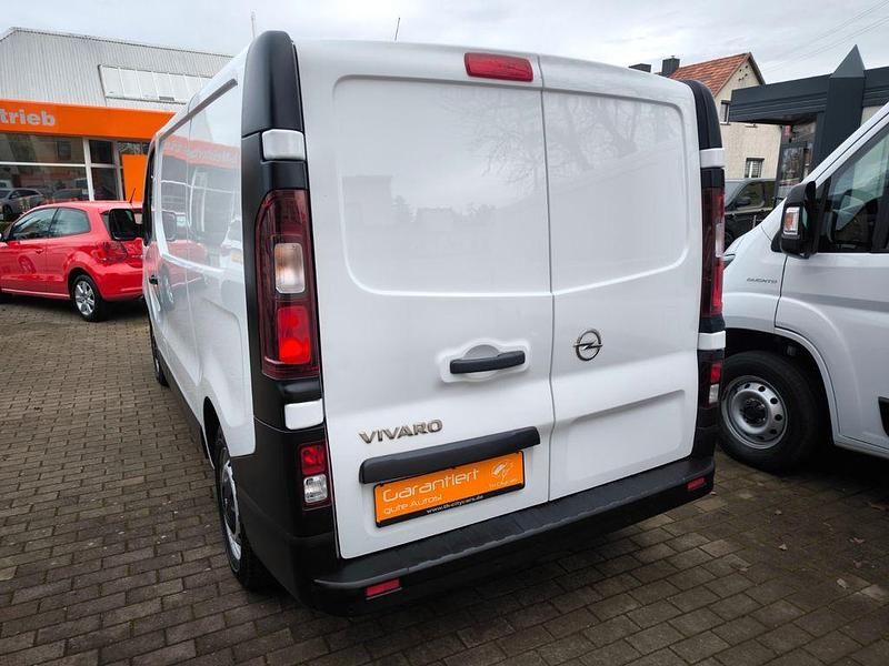 Gebraucht Opel Vivaro 120 PS (88 kW) 2020 Weiß Van / Kleinbus