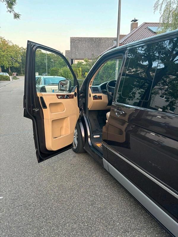 Braun Gebraucht 2007 VW T5 Highline Van | 12.900 € (Fairer Preis) - Bild 1/4