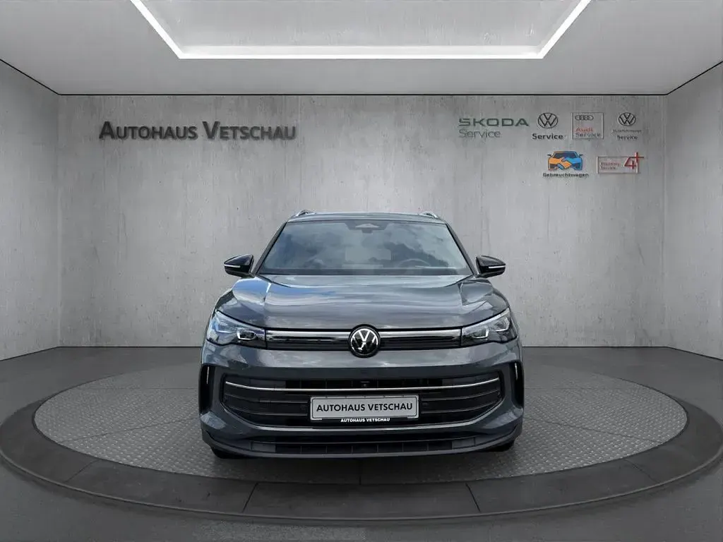 Gebraucht VW Tiguan Goal 193 PS (141 kW) 2025 Delfingrau SUV
