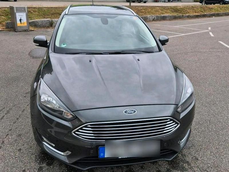 Grau Gebraucht 2015 Ford Focus Titanium Kombi | 8.500 € (Fairer Preis) - Bild 1/4