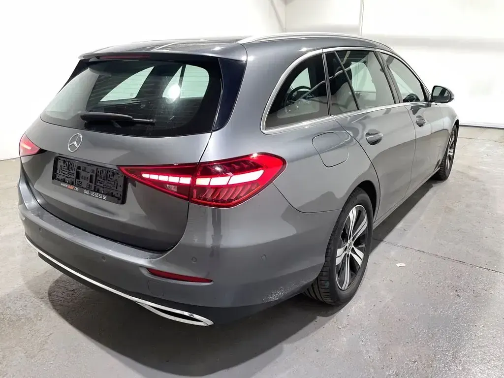 Gebraucht Mercedes C200 186 PS (136 kW) 2023 Grau Limousine