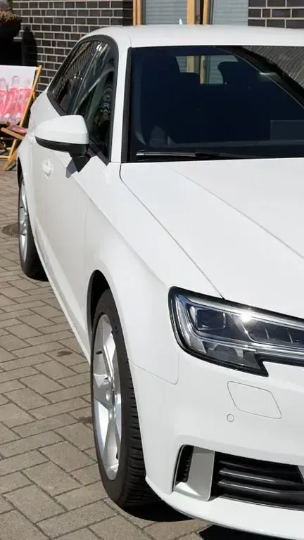 Gebraucht Audi A3 Sport 150 PS (110 kW) 2018 Ibisweiss Limousine