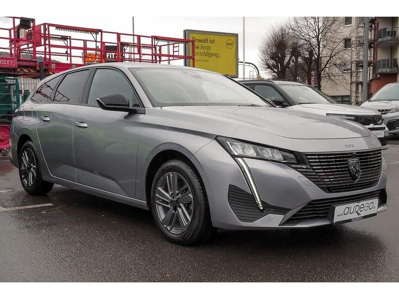 Gebraucht Peugeot 308 SW Allure 131 PS (96 kW) 2024 Atense silber (metallic) Kombi