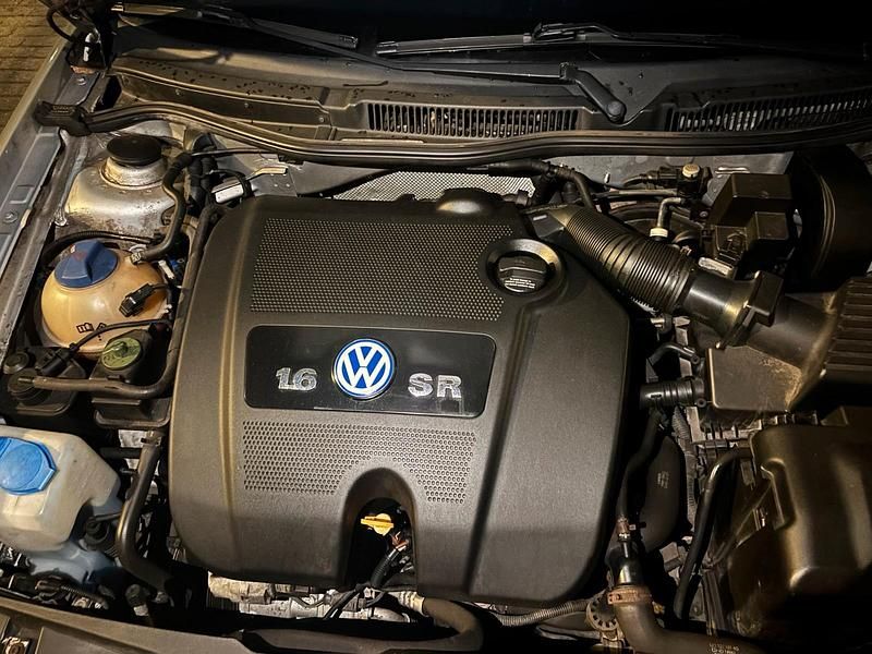 Gebraucht VW Golf IV 105 PS (77 kW) 2001 Silber Kleinwagen