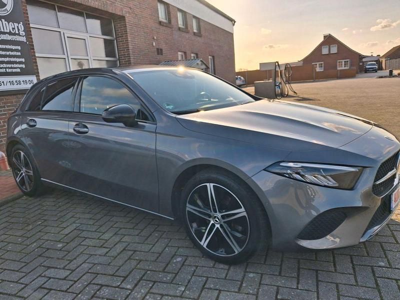 Gebraucht Mercedes A200 Progressive 150 PS (110 kW) 2023 Grau Limousine