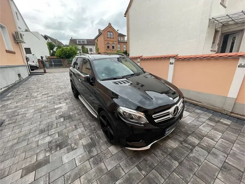Gebraucht Mercedes GLE350 258 PS (189 kW) 2015 Schwarz SUV