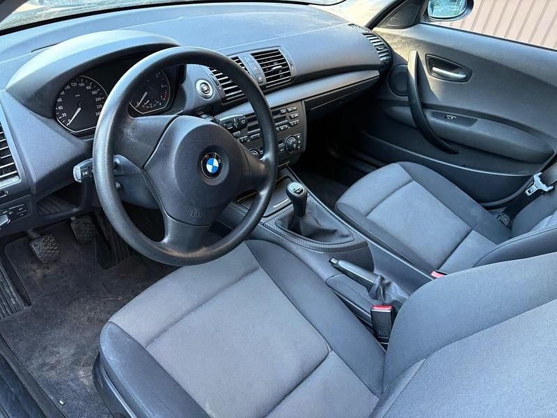 Gebraucht BMW 118 129 PS (94 kW) 2006 Schwarz Kleinwagen