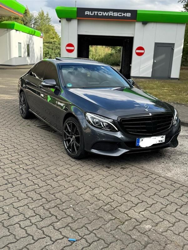 Grau Gebraucht 2014 Mercedes C220 Limousine | 22.500 € - Bild 1/4