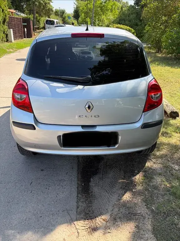 Gebraucht Renault Clio III 111 PS (81 kW) 2006 Silber Limousine