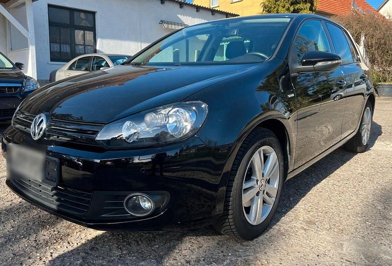 Gebraucht VW Golf VII Match 105 PS (77 kW) 2012 Schwarz Limousine