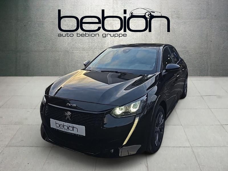 Gebraucht Peugeot e-208 Allure 100 kW (136 PS) 2023 Metfa schwarz perla Kleinwagen