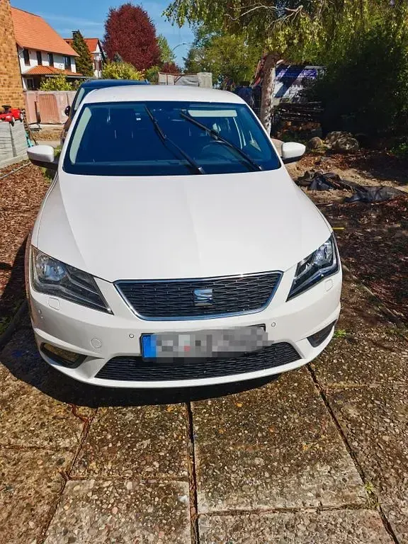 Usado Seat Toledo Reference 110 CV (80 kW) 2016 Blanco Utilitario