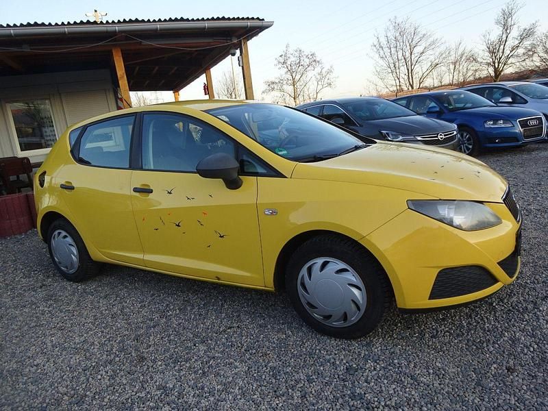 Gebraucht Seat Ibiza Reference 69 PS (50 kW) 2011 Gelb Limousine