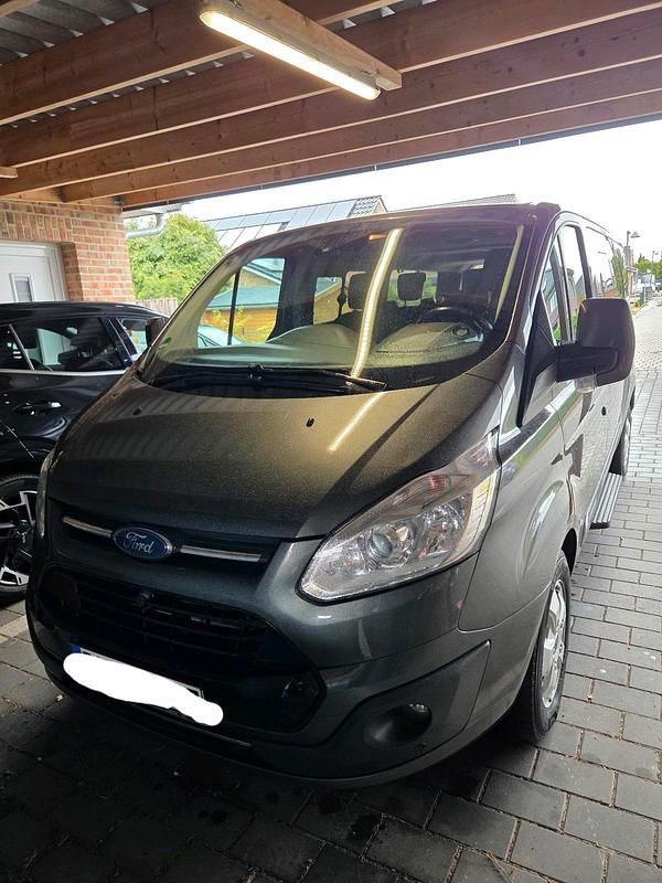 Grau Gebraucht 2017 Ford Tourneo Custom Titanium Van / Kleinbus | 24.000 € (Superpreis) - Bild 1/4