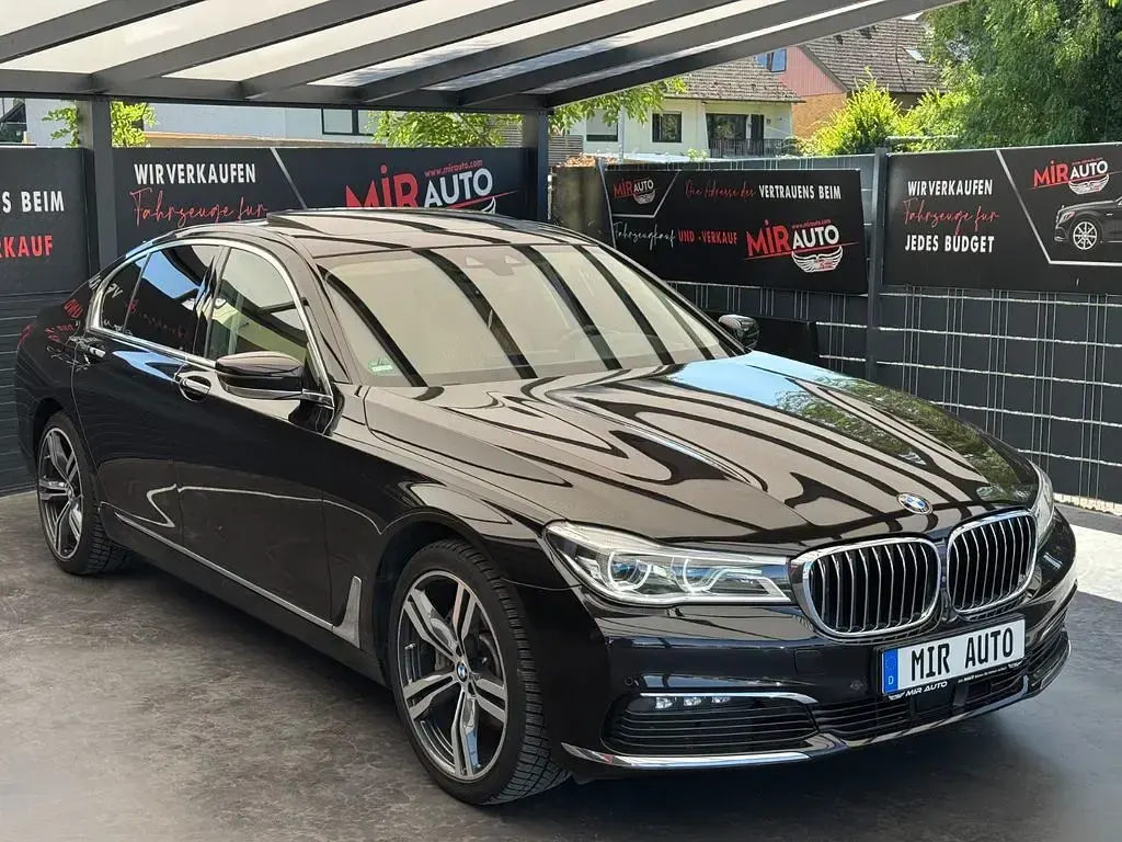 Gebraucht BMW 740 Performance 320 PS (235 kW) 2018 Schwarz Limousine