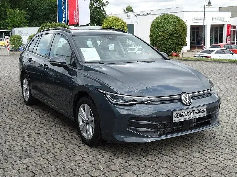 Gebraucht VW Golf VIII Life 116 PS (85 kW) 2025 Grau Kombi