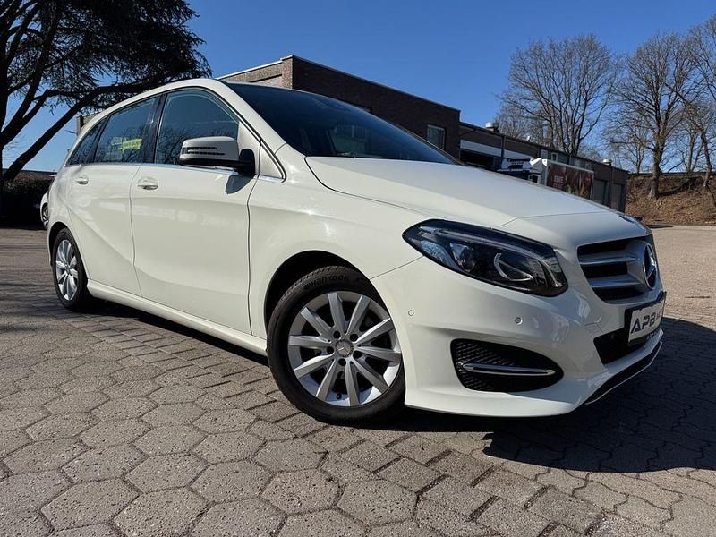 Gebraucht Mercedes B180 122 PS (89 kW) 2016 Weiß Van / Kleinbus
