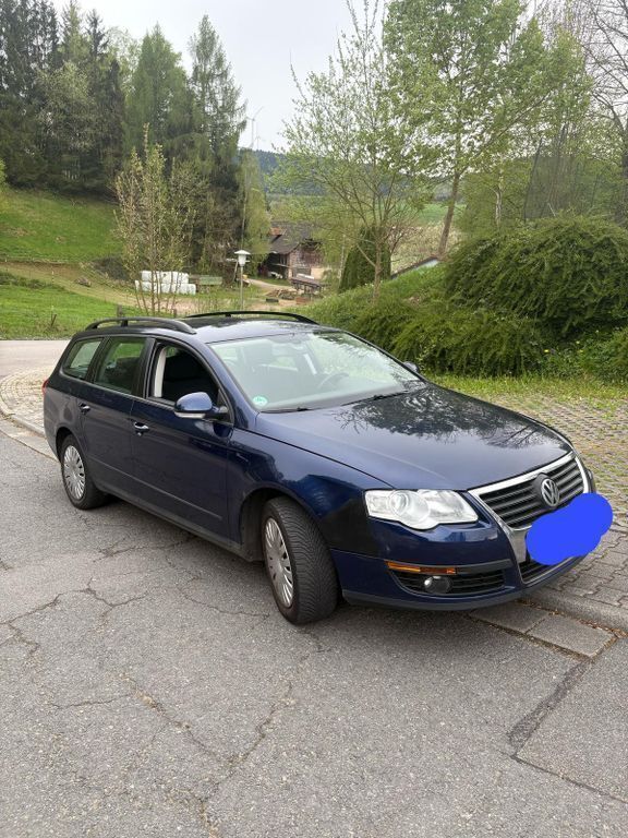 Gebraucht VW Passat 122 PS (89 kW) 2010 Blau Kombi