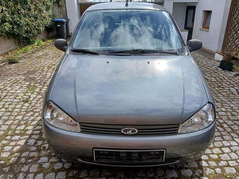 Gebraucht Lada 111 90 PS (66 kW) 2009 Grau Limousine