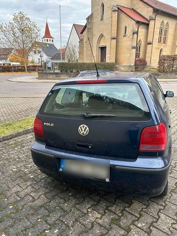 Blau Gebraucht 2001 VW Polo Kleinwagen | 750 € (Fairer Preis) - Bild 1/3