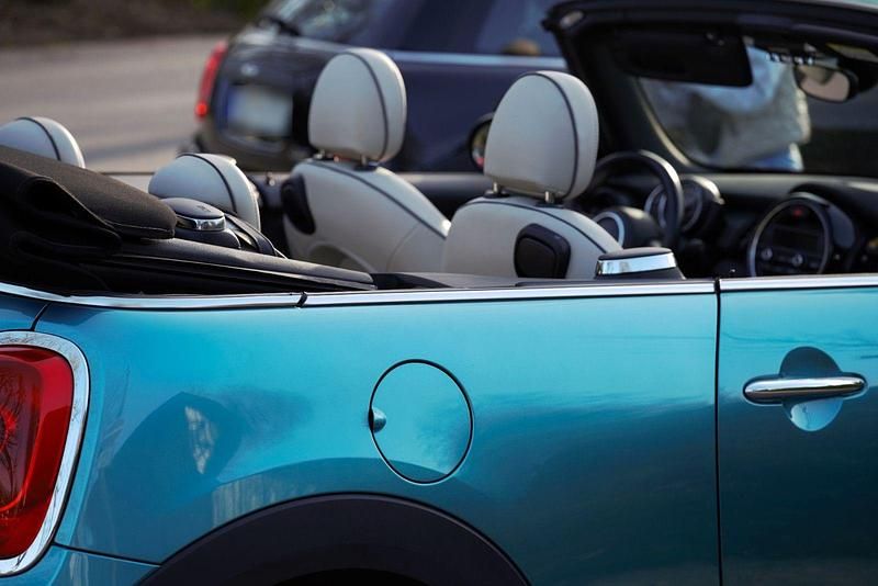 Usata Mini ONE 102 CV (75 kW) 2017 Blu Utilitaria