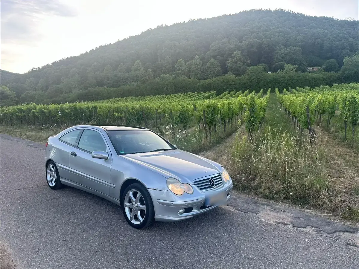 Gebraucht Mercedes C180 143 PS (105 kW) 2001 Silber Coupé