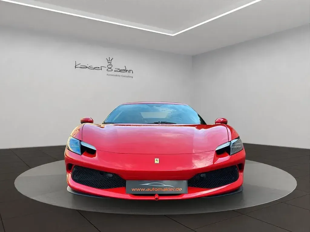 Gebraucht Ferrari 296 829 PS (609 kW) 2024 Rot Coupé
