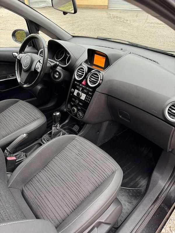 Gebraucht Opel Corsa Color Edition 75 PS (55 kW) 2015 Limousine